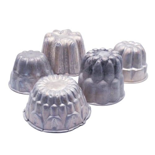 557 - JELLY MOULDS (5) c1960s