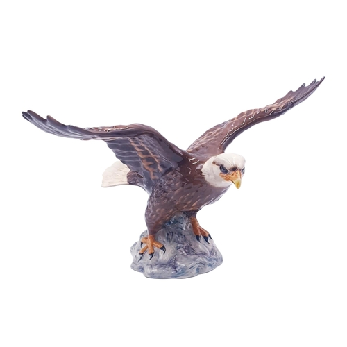 636 - BESWICK Large 18.4cm MODEL OF A BALD EAGLE (Model No 1018) (Gloss Colorway) 1945/95 Designed By Mr A... 