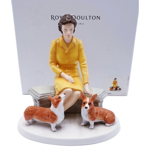 765 - ROYAL DOULTON Large 16cm x 16cm CHARACTER FIGURINE OF HM QUEEN ELIZABETH II 