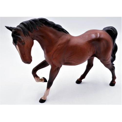 560 - BESWICK Large 17.8cm MODEL OF A HORSE 