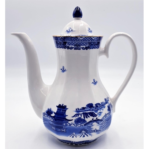 59 - RINGTONS BLUE/WHITE COFFEE POT IN THE BLUE WILLOW DESIGN