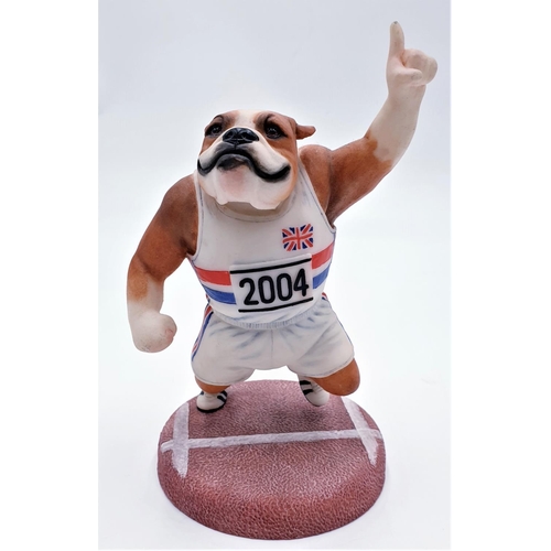 81 - ROBERT HARROP 17 cm CHARACTER FIGURINE OF A BULLDOG 