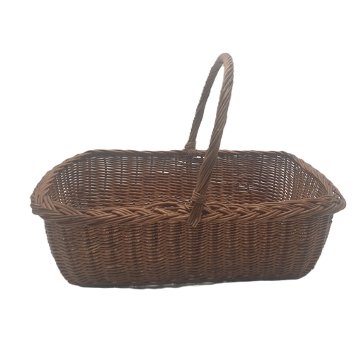 521 - FRUIT FARMERS 41cm x 33cm COLLECTION BASKET (Old)