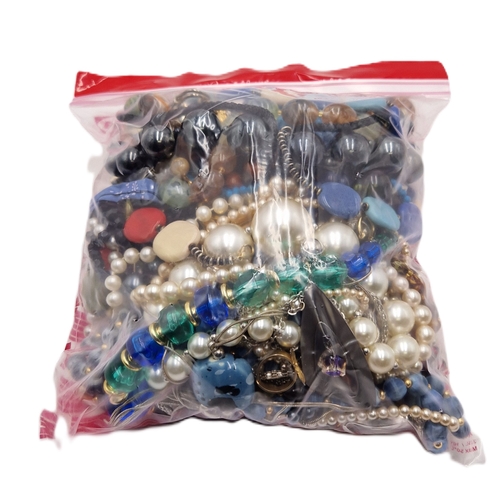 613 - BAG CONTAINING A Qty Of MIXED COSTUME JEWELLERY Inc : SILVER & OTHER ITEMS Inc DESIGNER , Etc