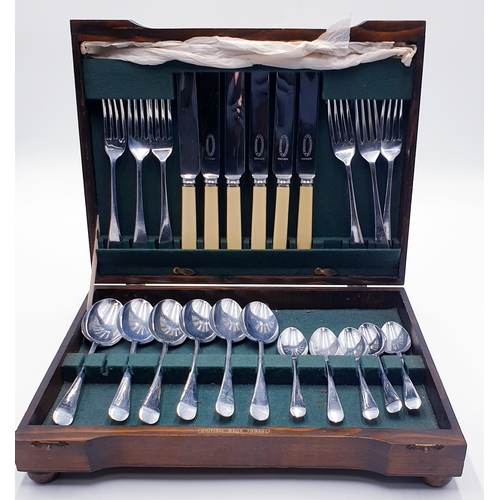 680 - CUTLERY SET (24 Piece) To Include SPOONS (6) , KNIVES (6) , FORKS (6) , TEASPOONS (6)