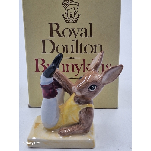 752 - ROYAL DOULTON 7cm BUNNYKINS CHARACTER FIGURINE 'AEROBIC BUNNYKINS' DB 40 1985/88 Designed By Mr Harr... 