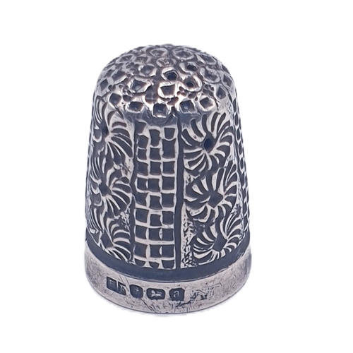 639 - SOLID SILVER (Hallmarked) THIMBLE