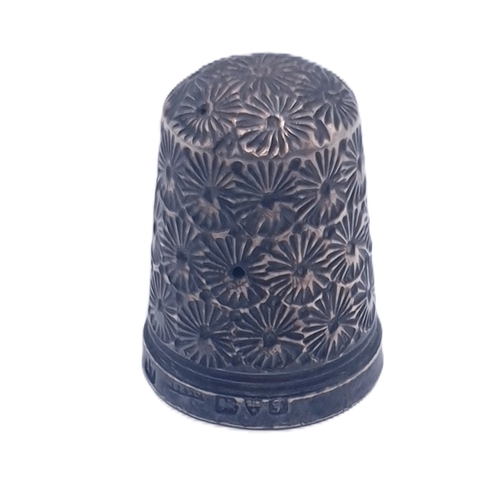 640 - SOLID SILVER (Hallmarked) THIMBLE