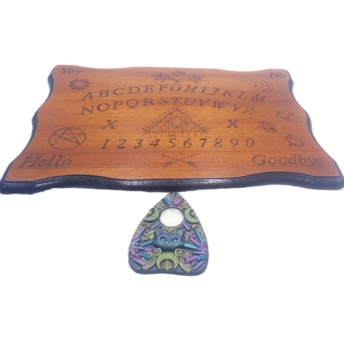 188 - OUIJA BOARD With CAT PLANCHETTE