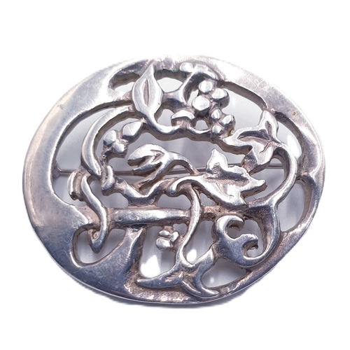 630G - SOLID SILVER ART NOUVEAU STYLE BROOCH (Hallmarked For Edinburgh 1989) By Makers Jadwiga Billiewicz (... 