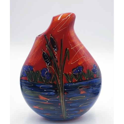 88 - ANITA HARRIS ART POTTERY Large 22cm TEARDROP VASE IN THE BEEBROOK DESIGN (Signed In Gold By Anita Ha... 