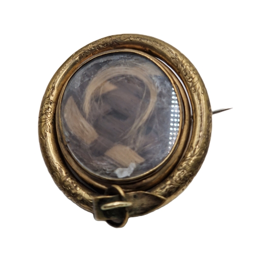 735 - VICTORIAN SWIVEL MOURNING MALE MYTHOLIGICAL CAMEO BROOCH (Old) (Boxed)