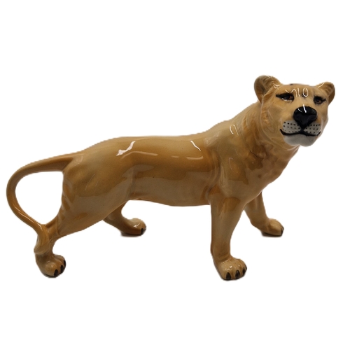 111 - BESWICK 12.1cm MODEL OF A LIONESS (Facing Right)  Model No 2097 (Gloss Colourway) 1967/84 Designed B... 