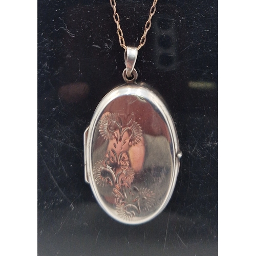 95 - SILVER (925) OVAL LOCKET ON A SILVER (925) 42cm NECK CHAIN  (Boxed)