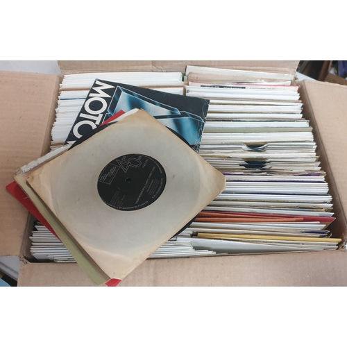 143 - BOX OF VARIOUS MOTOWN 7