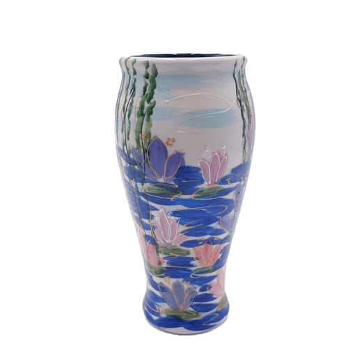 301 - ANITA HARRIS ART POTTERY 18cm BELLA VASE 