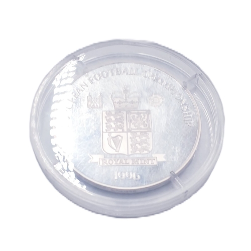 504 - ROYAL MINT SOLID SILVER EUROPEAN FOOTBALL CHAMPIONSHIP/WEMBLEY 1996 MEDAL (Encapsulated)