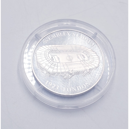 504 - ROYAL MINT SOLID SILVER EUROPEAN FOOTBALL CHAMPIONSHIP/WEMBLEY 1996 MEDAL (Encapsulated)