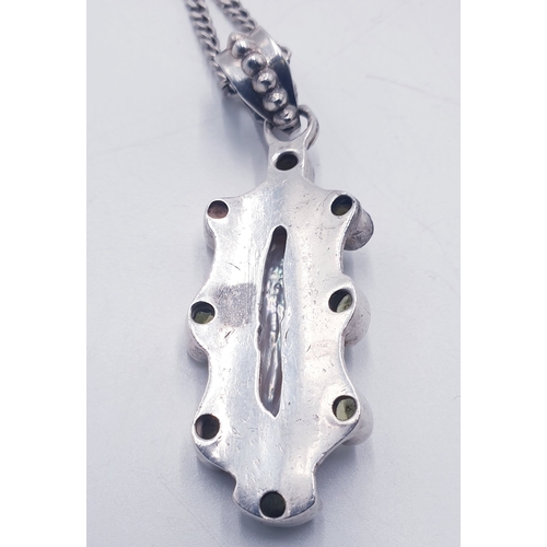 548 - SILVER / MOTHER OF PEARL And PERIDOT Large PENDANT ON A SILVER NECK CHAIN (Total Weight 23.3 Grams)