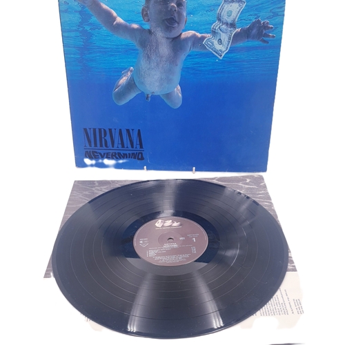 562 - VINYL ALBUM By NIRVANA 'NEVERMIND' GEF 24425-8  (With Upside Down Monkey Inner Sleeve)  (Rare)