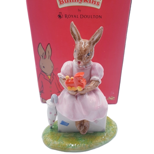 620 - ROYAL DOULTON BUNNYKINS CHARACTER FIGURINE 'SITTING ON A SUITCASE' (Certificate & Original Box)