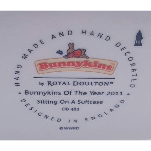 620 - ROYAL DOULTON BUNNYKINS CHARACTER FIGURINE 'SITTING ON A SUITCASE' (Certificate & Original Box)