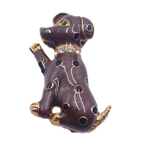 642 - ENAMEL BROOCH FASHIONED AS A DOG