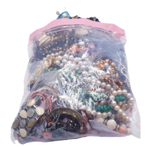 725 - BAG CONTAINING A (Large Qty Of) COSTUME JEWELLERY (Un-Checked)