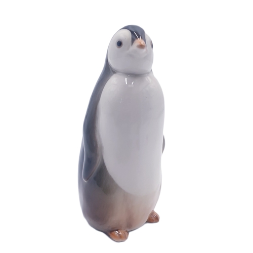 784 - U.S.S.R. PORCELAIN 15.5cm MODEL OF A PENGUIN