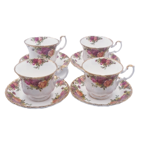 810 - ROYAL ALBERT CHINA CUPS & SAUCERS (4) IN THE OLD COUNTRY ROSES DESIGN