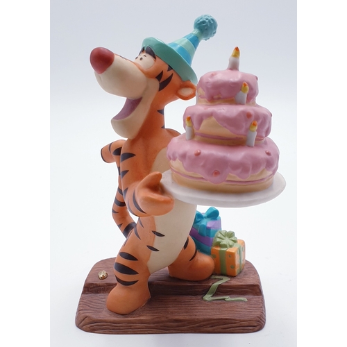 143 - DISNEY FIGURINE 