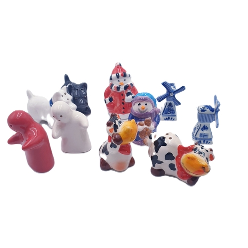 677 - NOVELTY SALT & PEPPER POTS