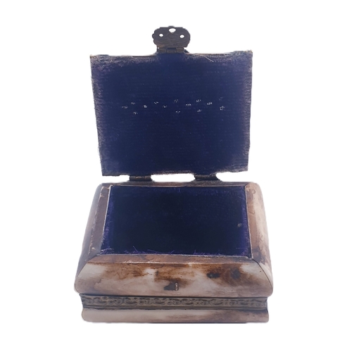 778 - JEWELLERY VELVET LINED STORAGE BOX (Old)