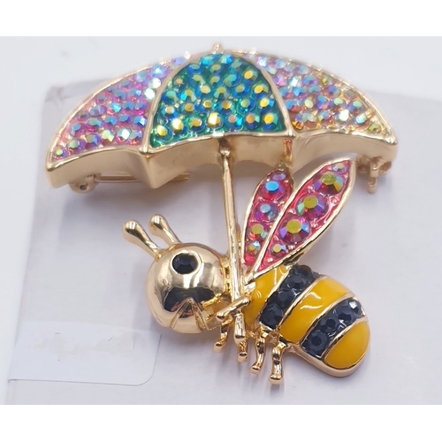 780 - BROOCH FASHIONED AS A BEE