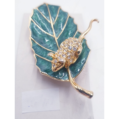 781 - ENAMEL LEAF With MOVING MOUSE BROOCH