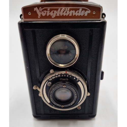 32 - VOIGTLANDER BRILLIANT BOX CAMERA (Original Leather Case)