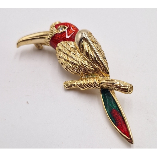 65 - YELLOW METAL / ENAMEL 5cm BROOCH IN THE FORM OF A BIRD (Boxed)