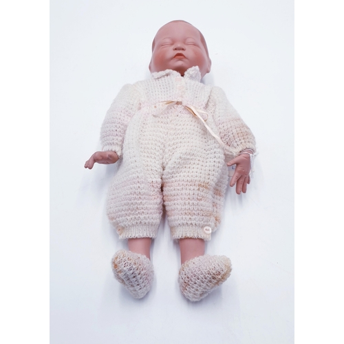 747 - YOLANDA BELLO PORCELAIN MODEL OF A BABY DOLL (Asleep)
( Since 1985, doll artist Yolanda Bello has cr... 