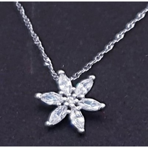 763 - SILVER (925) STAR BURST PENDANT ON A SILVER (925) 44cm NECK CHAIN (Warren James The Jewellers) (Boxe... 