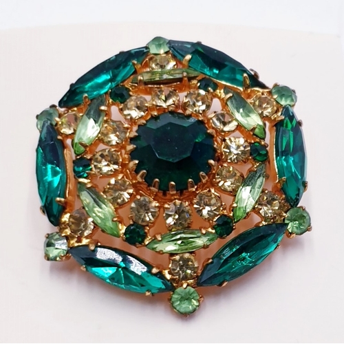 770 - STAR SHAPED BROOCH