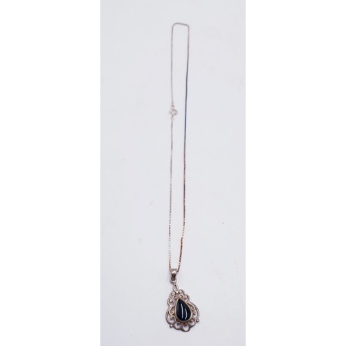 780 - SILVER (925) /BLACK ONYX STONE SET PENDANT