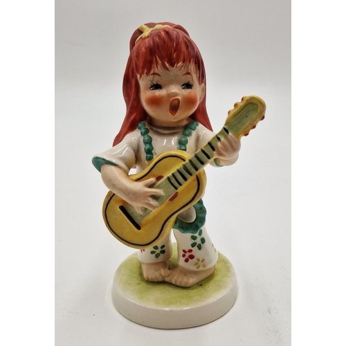 48 - GOEBEL/HUMMEL PORCELAIN 13cm CHARACTER FIGURINE OF A YOUNG GIRL WITH GUITAR