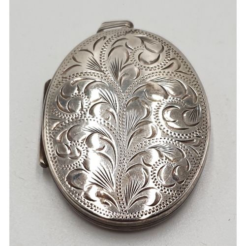 83 - SILVER (Hallmarked) Large 4.5 cm x 3 cm LOCKET (Total Weight 12.5 Grams)