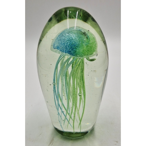 585 - DYNASTY GALLERY 15cm JELLYFISH PAPERWEIGHT