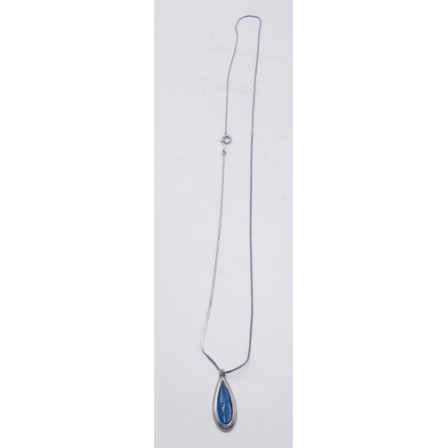 653 - SILVER / STONE SET PENDANT ON A SILVER NECK CHAIN (Boxed)