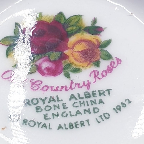 753 - ROYAL ALBERT CHINA CUPS And SAUCERS (5) IN THE OLD COUNTRY ROSES DESIGN