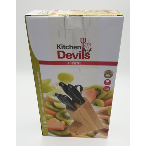 25 - KITCHEN DEVILS (Lifestyle) SIX PIECE KNIFE SET Plus PINE WOODEN BLOCK (As New,Still Sealed)