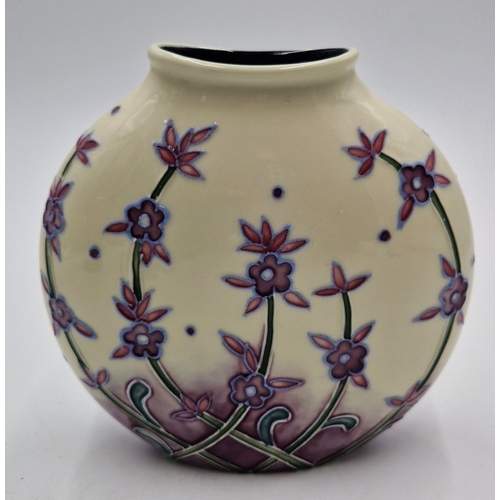 301 - OLD TUPTON WARE TUBELINED 15cm PURSE VASE IN THE LAVENDER DESIGN (Product Code 6785) (As New, Origin... 