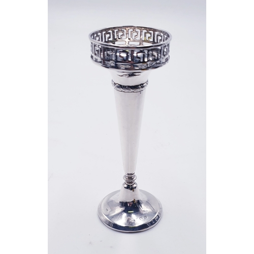 89 - SILVER 13cm BUD VASE (Hallmarked For 1911)