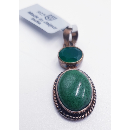 482 - SILVER (925) /TWIN GREEN STONE PENDANT (Boxed)